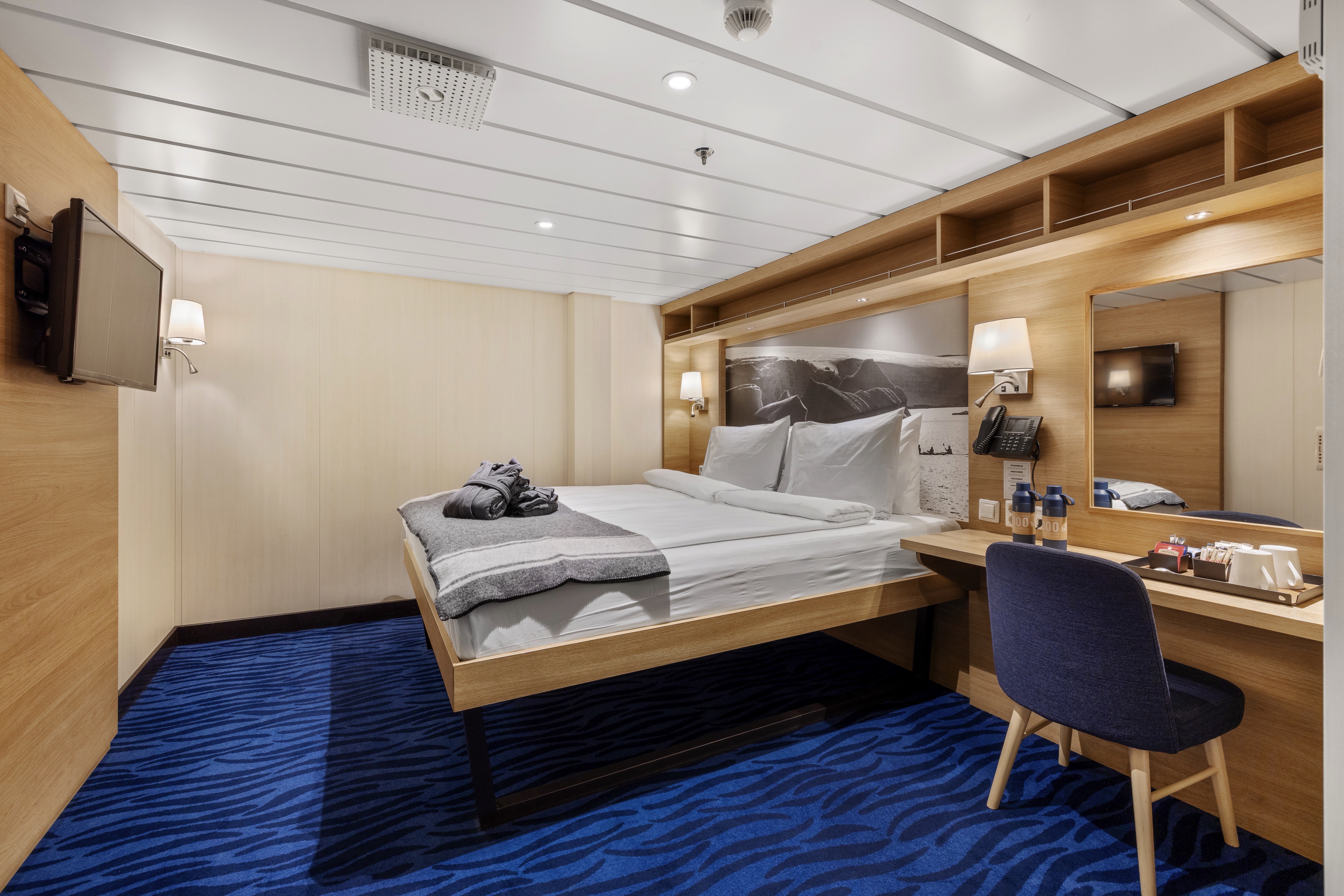 Polar Inside | Larger inside cabin for 2 travellers